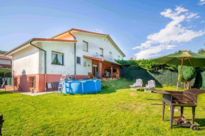 Casa Esteribar, espacioso alojamiento con jardín y barbacoa próxima a Pamplona